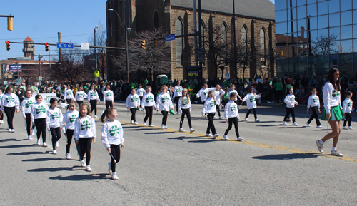 West Side Irish American Club in the 2022 Cleveland St. Patrick's Day Parade Majorettes