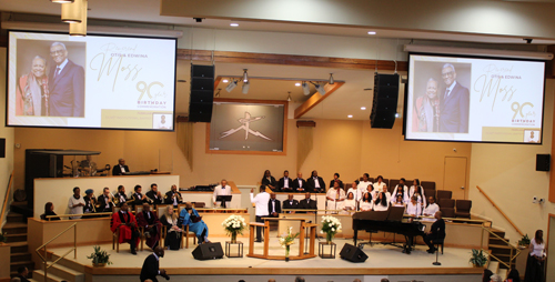 Dr. David Thomas led the Pastor's Fanfare