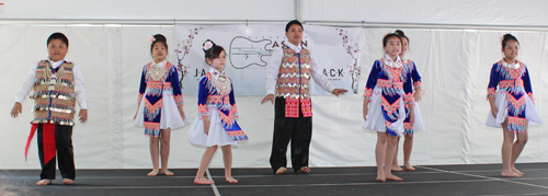 Blooming Flower Hmong Dance Group (Paj Tawg Tshiab) at Cleveland Asian Festival