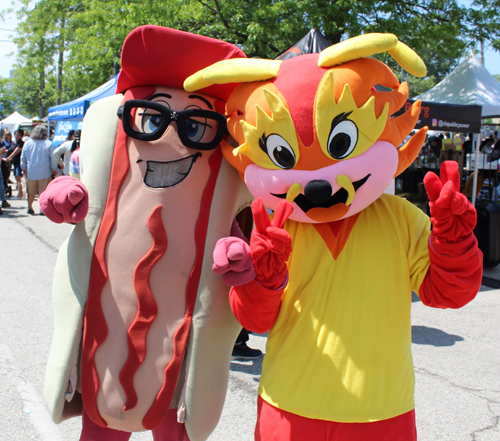 Mascots Ketchup and Wu Shu