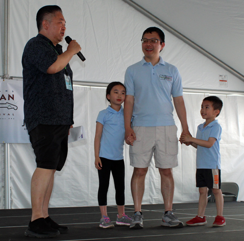 Wayne Wong with Vi Huynh and his kids