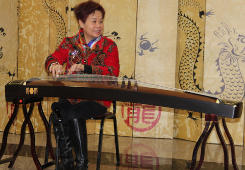 Susan Cheung, Student of Rosa Lee playing the guzheng