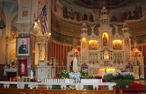 Our Lady of Fatima Statue in St Casimir Church in Cleveland