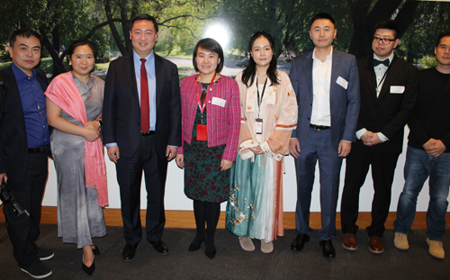 Consul Chen Li and Chinese Chamber Board Members