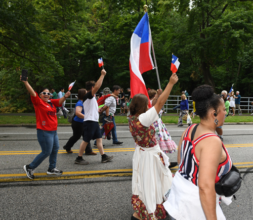 Chilean Community in the Parade of Flags on One World Day 2024