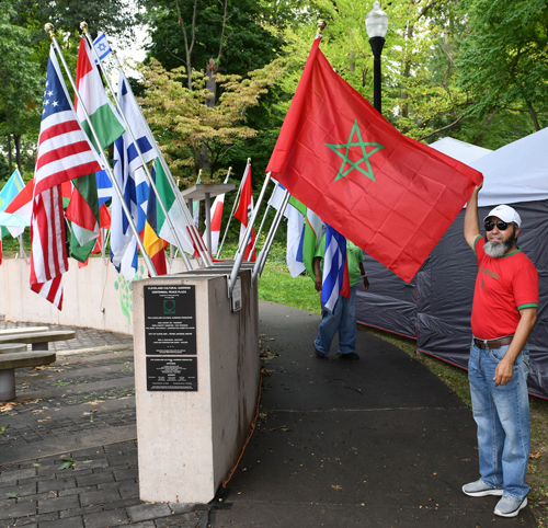 Moroccan community in the Parade of Flags on One World Day