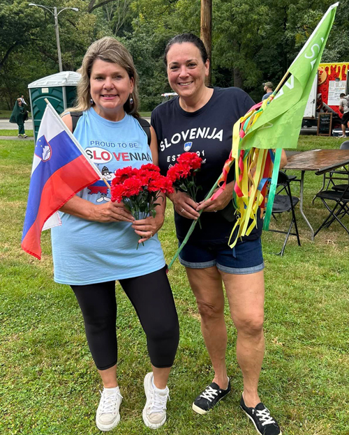 Slovenian Cultural Garden in Parade of Flags at One World Day 2024