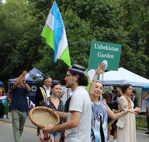 Uzbek Cultural Garden in the Parade of Flags on One World Day 2024