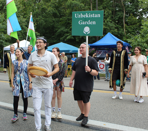 Uzbekistan Garden in Parade of Flags on One World Day