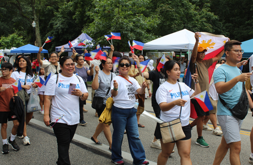 Filipino community in the Parade of Flags on One World Day