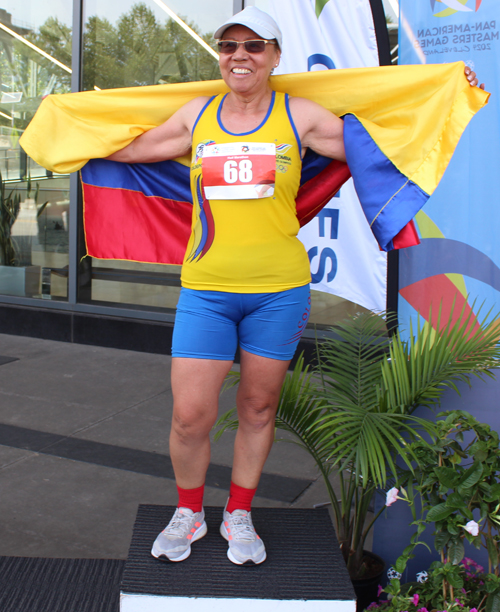 Pan Am Masters Games athletes with medals - Colombia