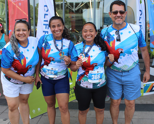 Pan Am Masters Games athletes with medals - Honduras