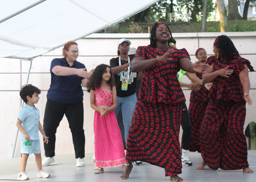 Djapo Cultural Institute dancers with audience