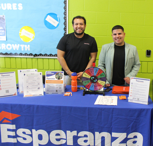 Esperanza table at Convencion Hispana 2024