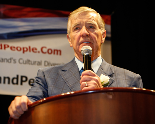 Jack Kahl giving his acceptance remarks after induction into the 2016 class of the Cleveland International Hall of Fame