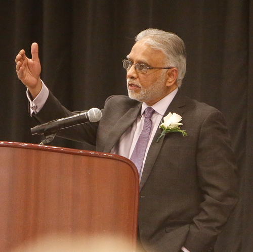 Dr. Atul C. Mehta giving his acceptance remarks