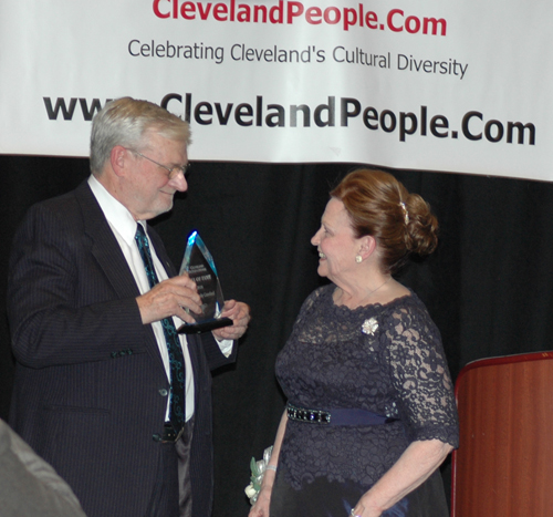 Gerry Quinn inducts Sheila Murphy Crawford