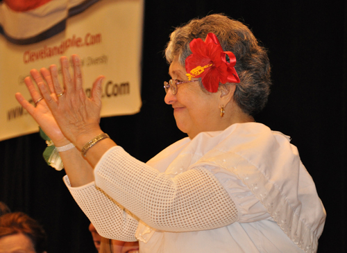 Sister Alicia Alvarado accepting her award