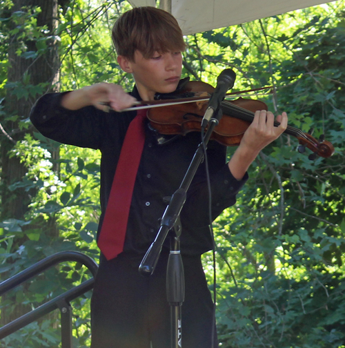 Young violinist