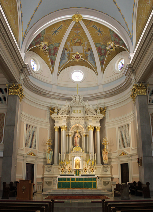 St Elizabeth of Hungary Church altar