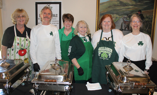 Kitchen volunteers who made a great Irish breakfast