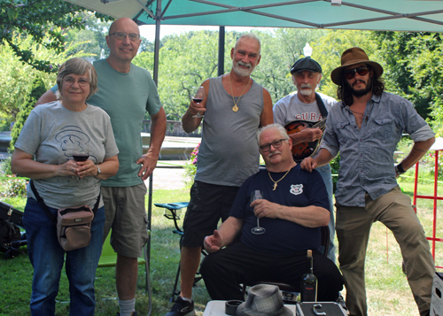 Italian Garden Opera group - wine