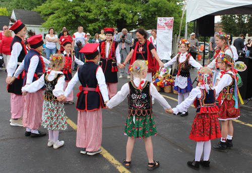 Polish School kids dance