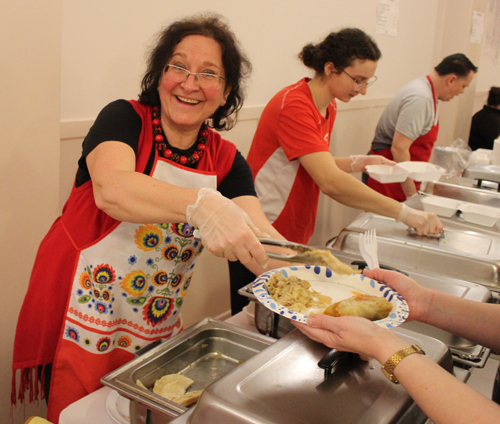 Agnieszka Kotlarisc serving food