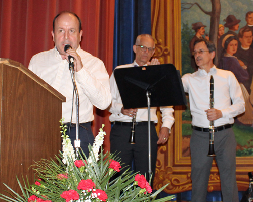 US and Slovenian national anthems