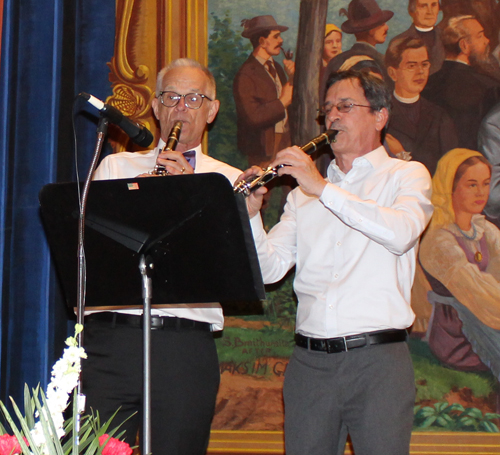 US and Slovenian national anthems